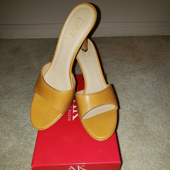 Shoes - Picture 3 of 5